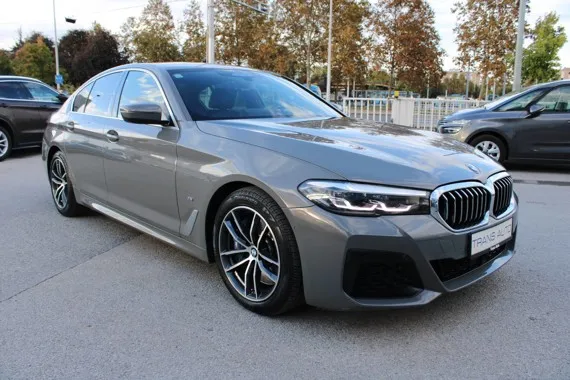 BMW serija 5 530d Xdrive ///M paket *NAVIGACIJA,LED,KAMERA* Image 3