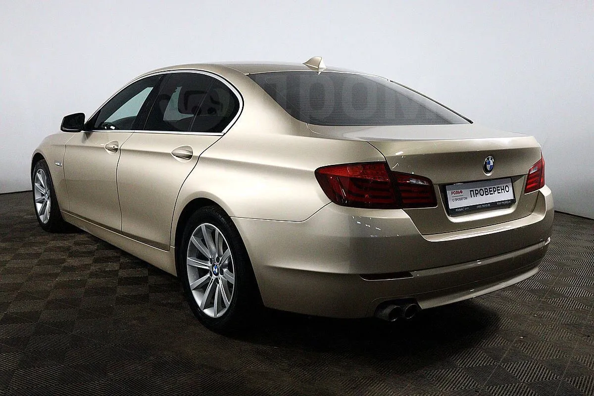 BMW 5-Series Image 7